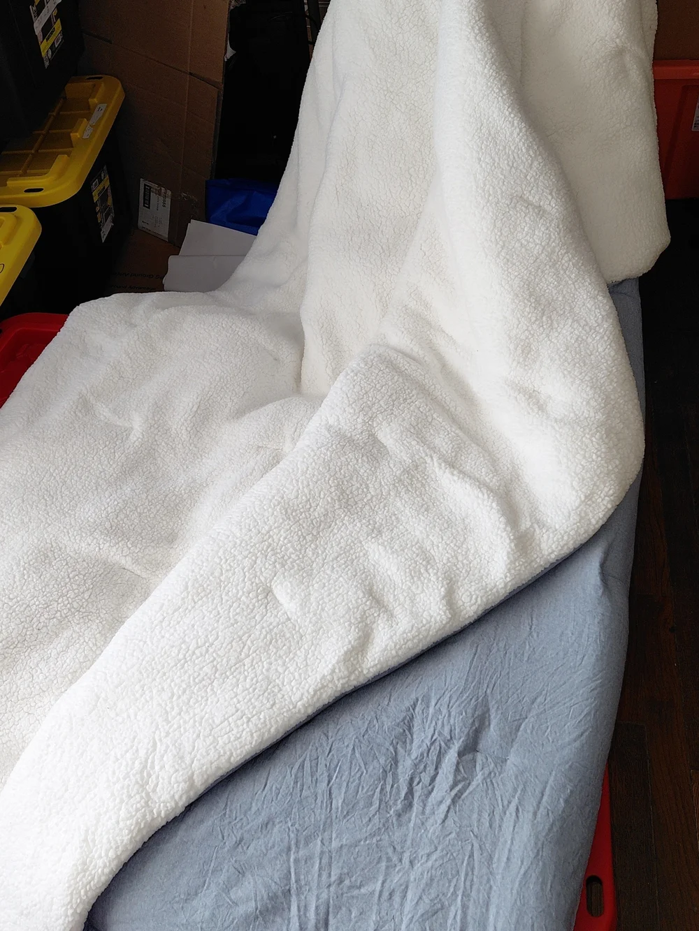 UGG Light Blue Comforter With 2 Pillow Shams